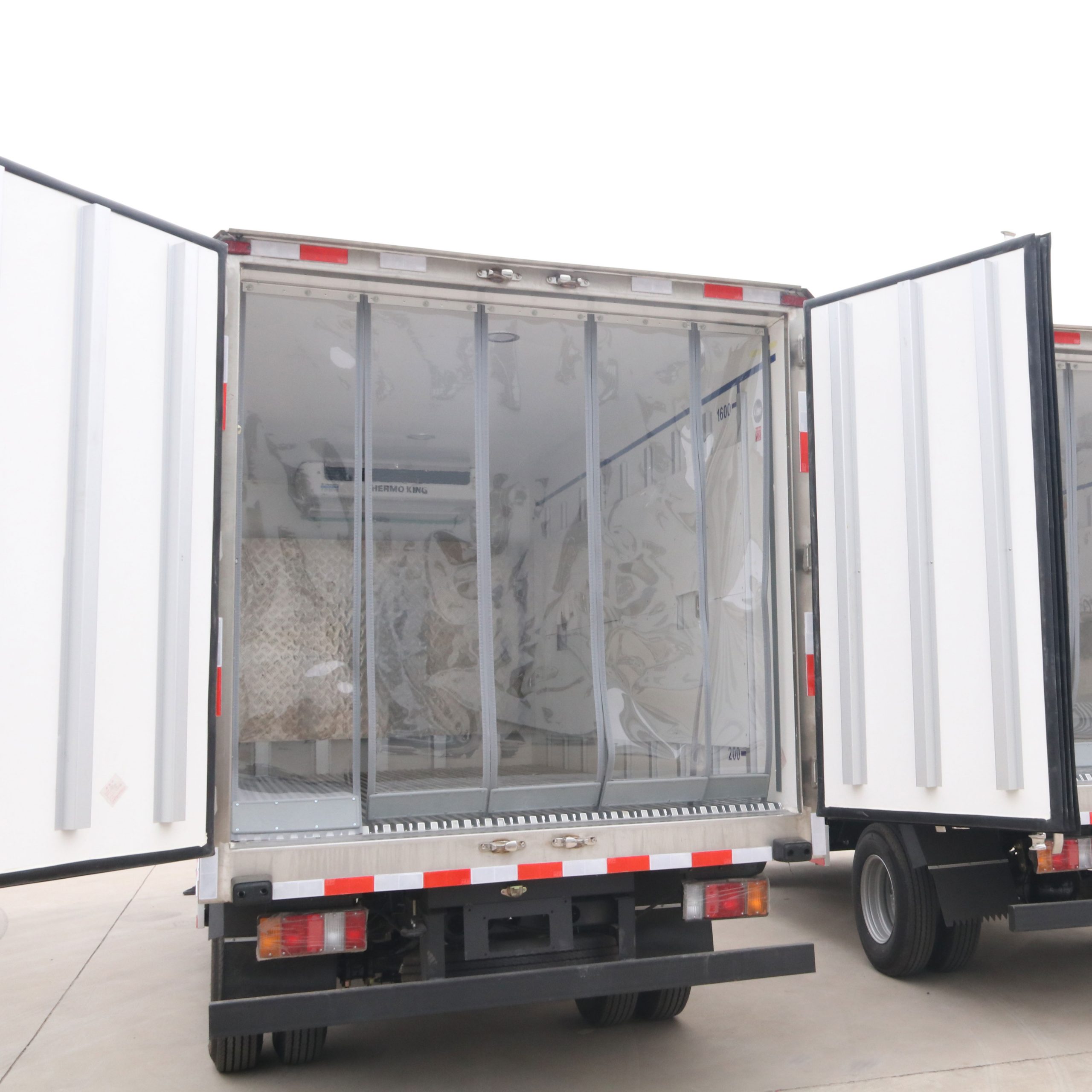 Exported to Senegal multi-temperature refrigerated truck body